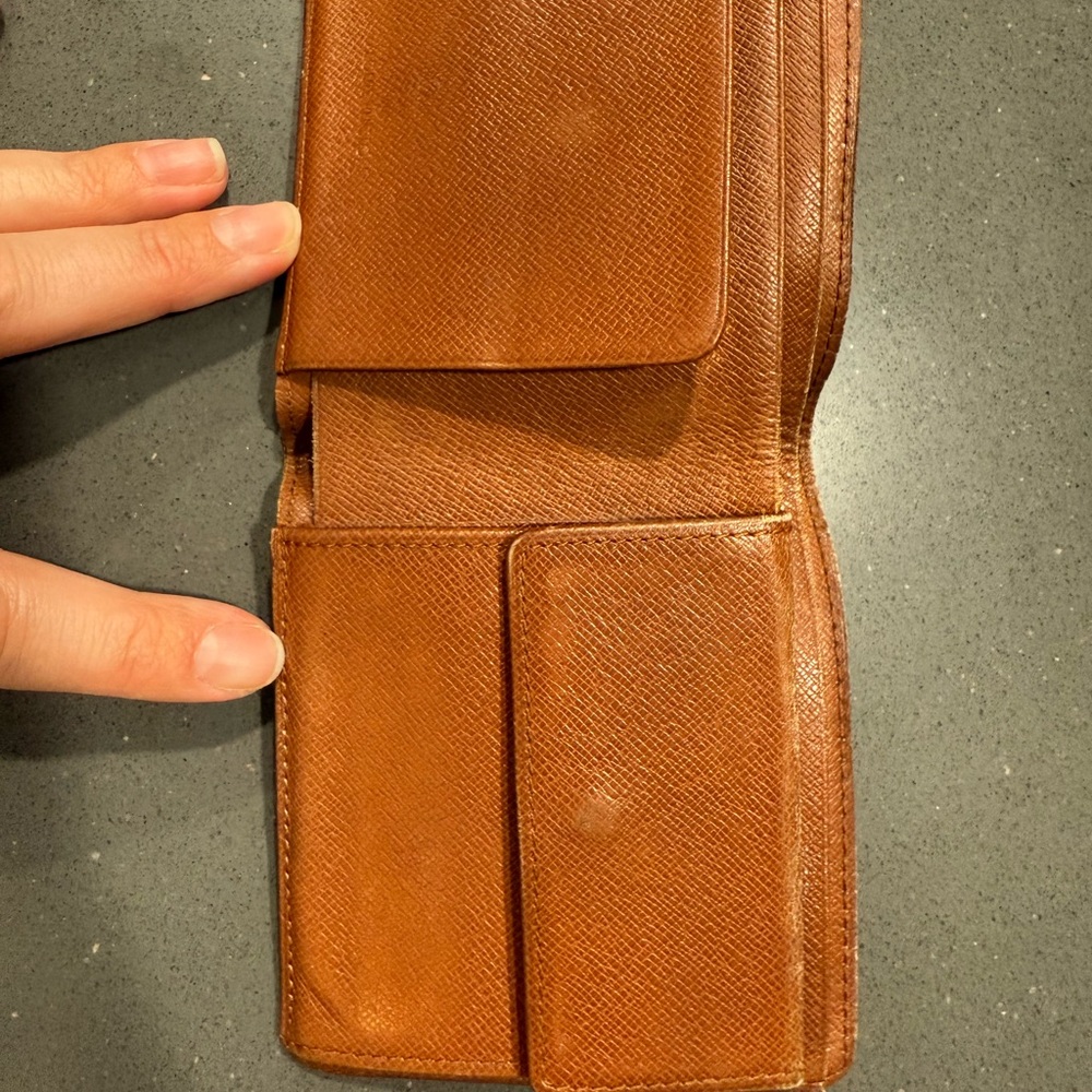 Louis Vuitton Brown Monogram Bifold Wallet + COA. EUC - Picture 4 of 7